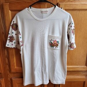 Vintage 80s T-Shirt by Fire Islander with Trendy Cute Design